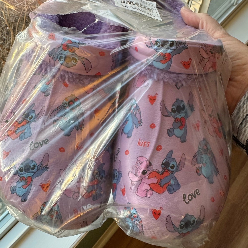NWT Disney Lilo and Stitch lined clogs